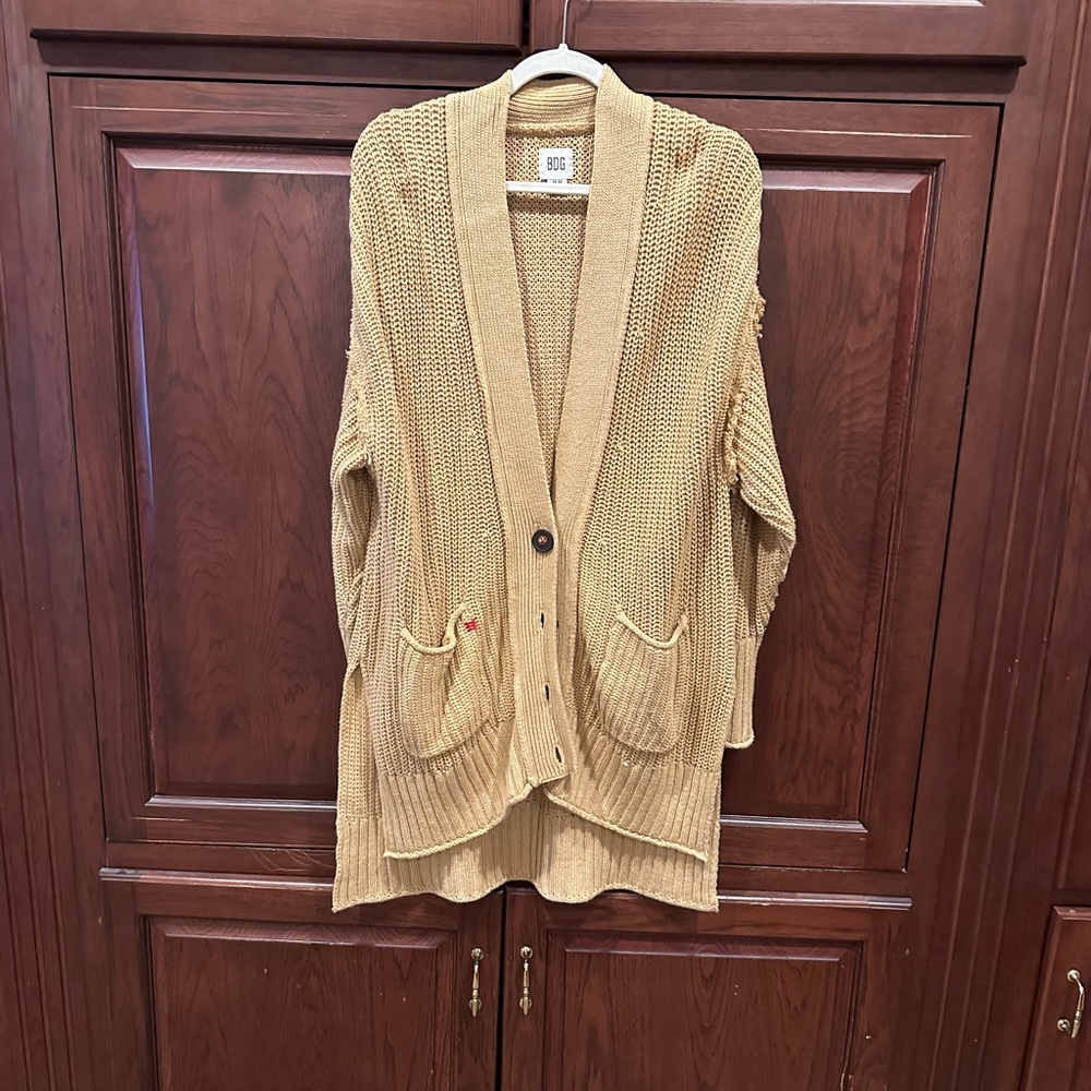 Tan cardigan by BDG sz M